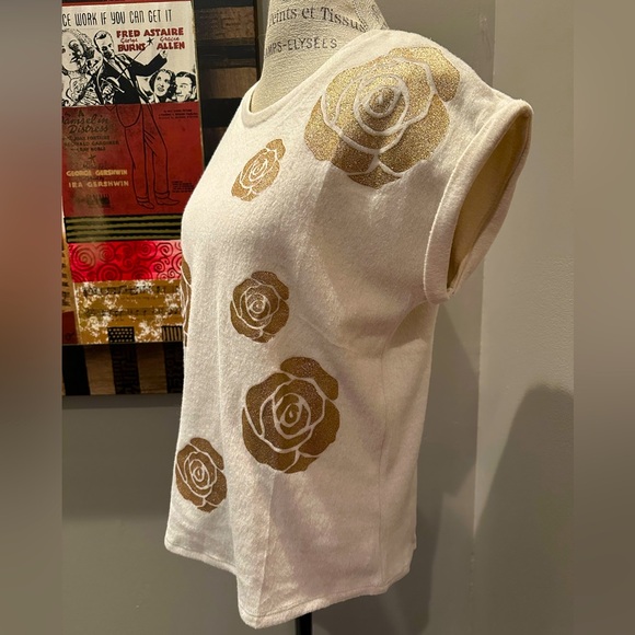 EUC Love & Lace Blush Velour Top w/Rose Gold Flowers - Picture 3 of 6